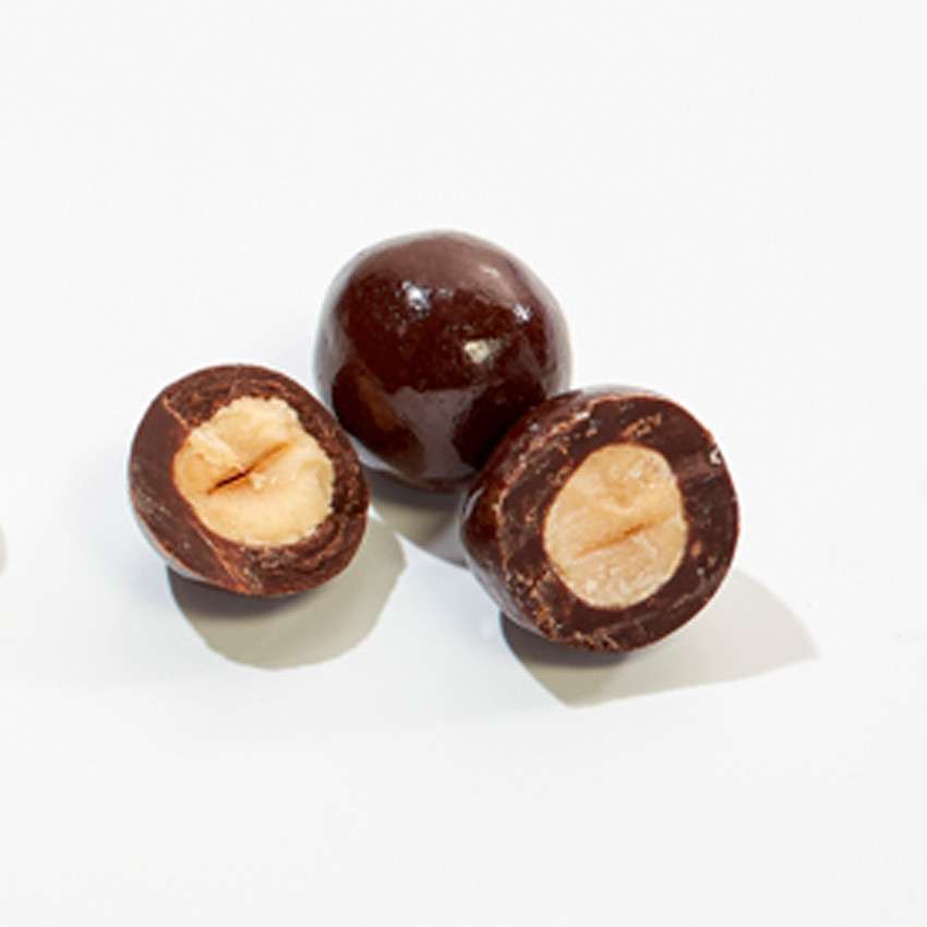 Dragée noisette chocolat noir